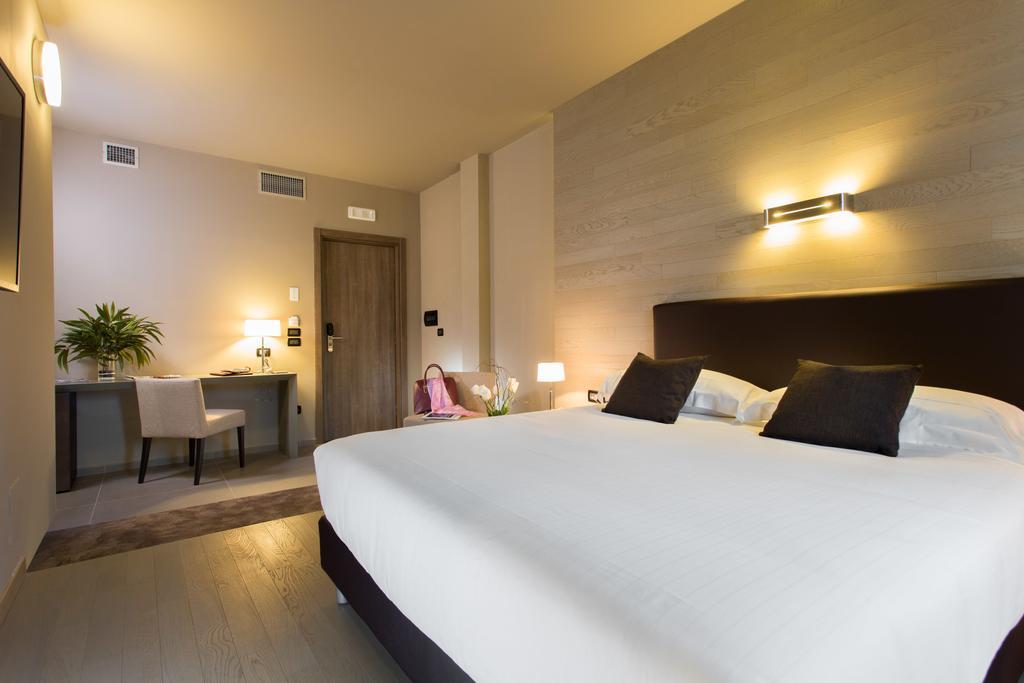 Garni House Majorana Hotel Ренде Стая снимка