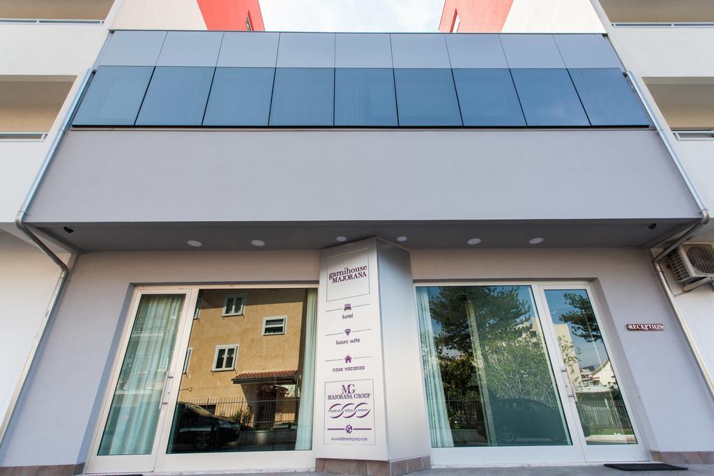Garni House Majorana Hotel Ренде Екстериор снимка