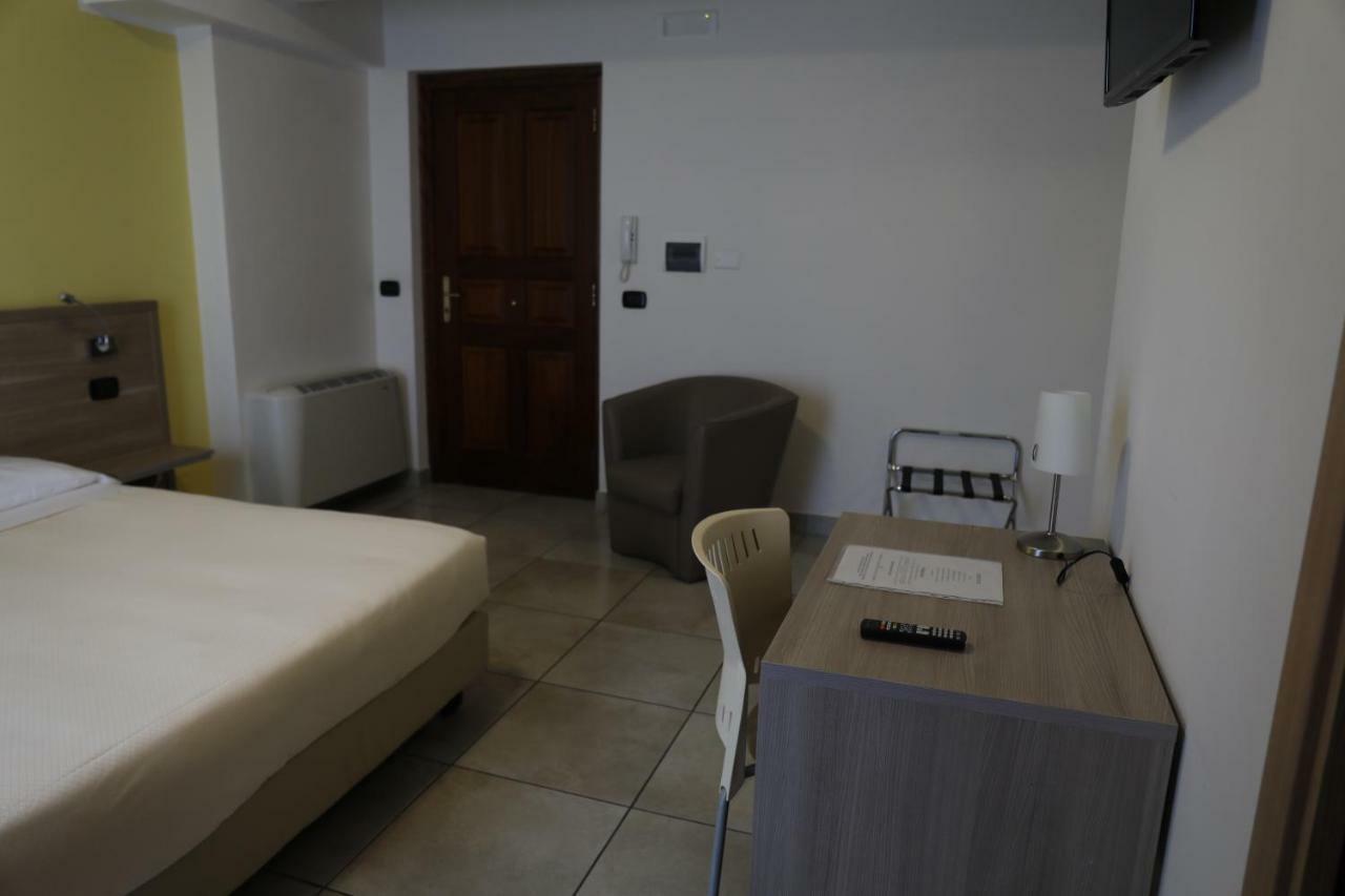 Garni House Majorana Hotel Ренде Екстериор снимка